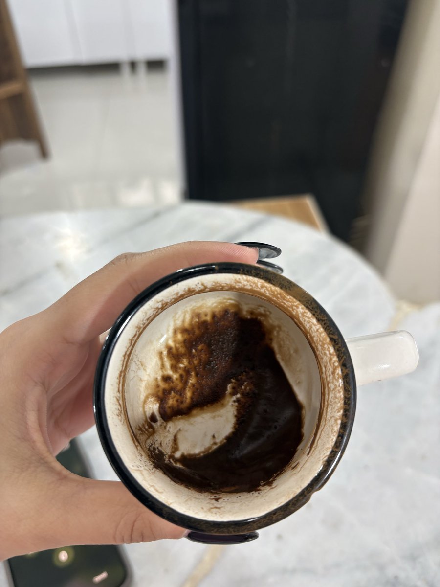 maybethisismhs's tweet photo. کییییی بلده فال بگیره برام؟👀 https://t.co/qZKvRUiTAN