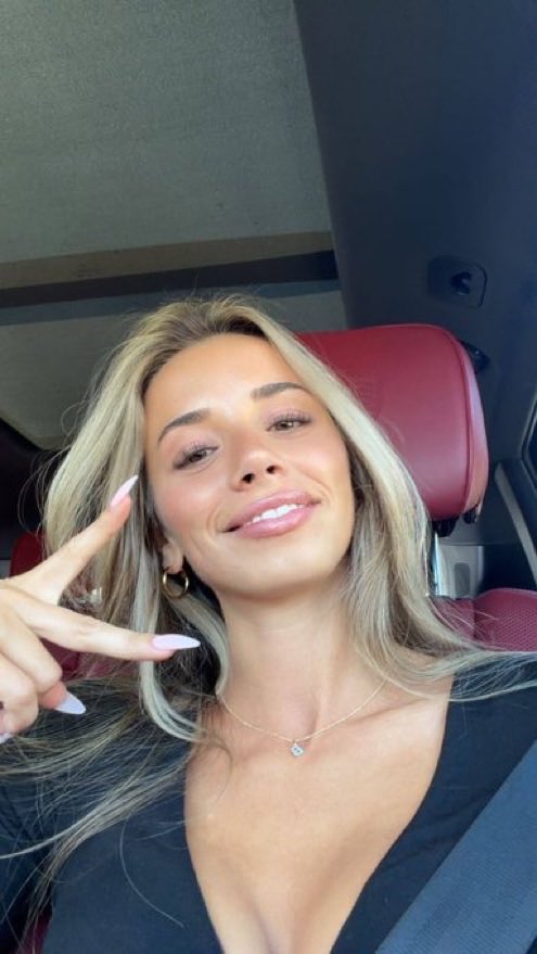 YouWork4Neets's tweet photo. I want you financially dead. 0 savings, maxed cards, borrowing from family just to keep sending 🤤

The closer you get to actual collapse, the harder I throb 🥵

Imagine rock bottom and stroke to it 🥴

A lazy teen NEET is the reason your life is circling the drain. Perfect 😍🖕 https://t.co/Lpt81gZ1A5