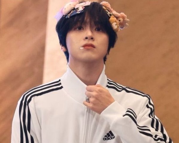 lxvhc_'s tweet photo. ￼🧸🌷 #해찬 #haechan https://t.co/7FdMAdvCVL
