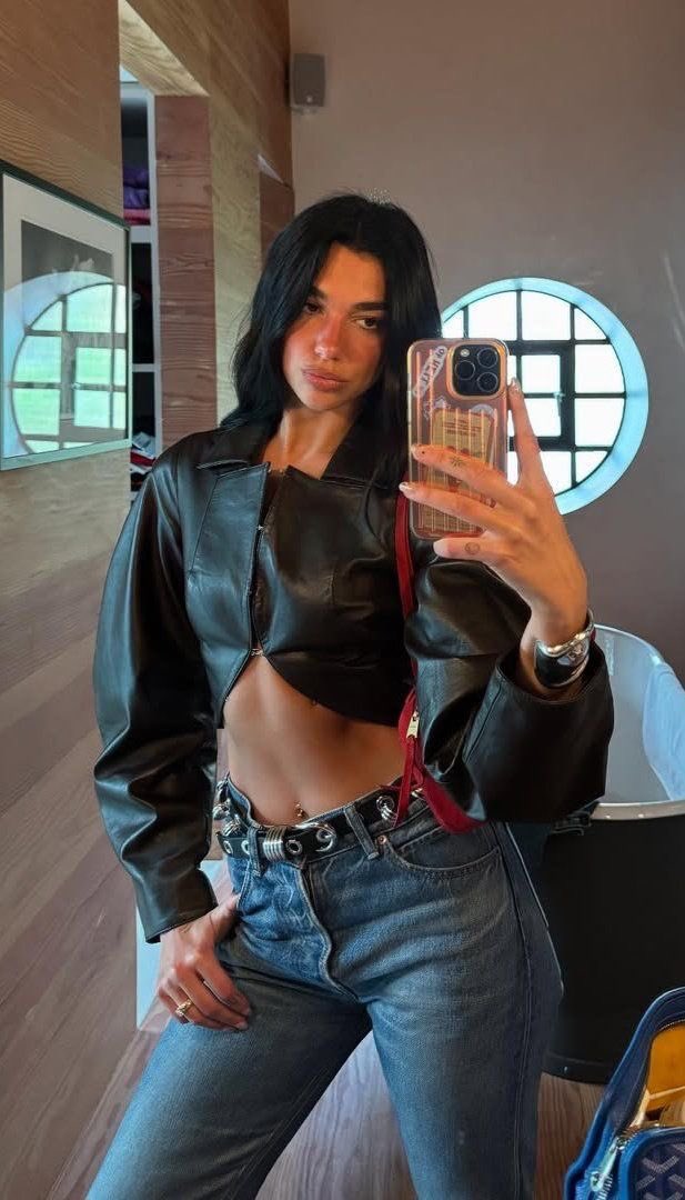 yslgirlx's tweet photo. Dua lipa https://t.co/kh5iSzZCzK