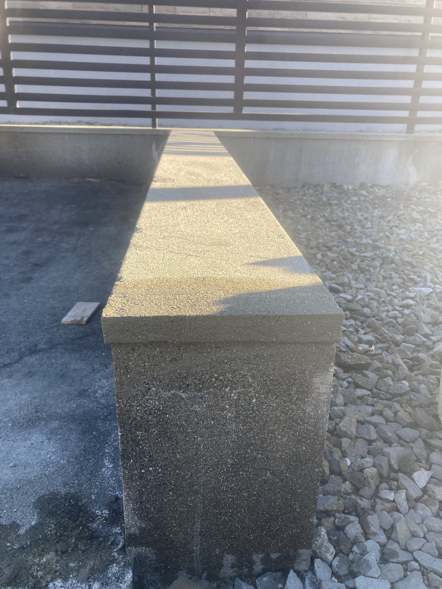 d66467907's tweet photo. 今日は 欠けた部分を修復工事に行きました。
補修なので継いだ部分は後でクラックはいるけどね(ㆆ.ㆆ ) https://t.co/BY3ACqGTht