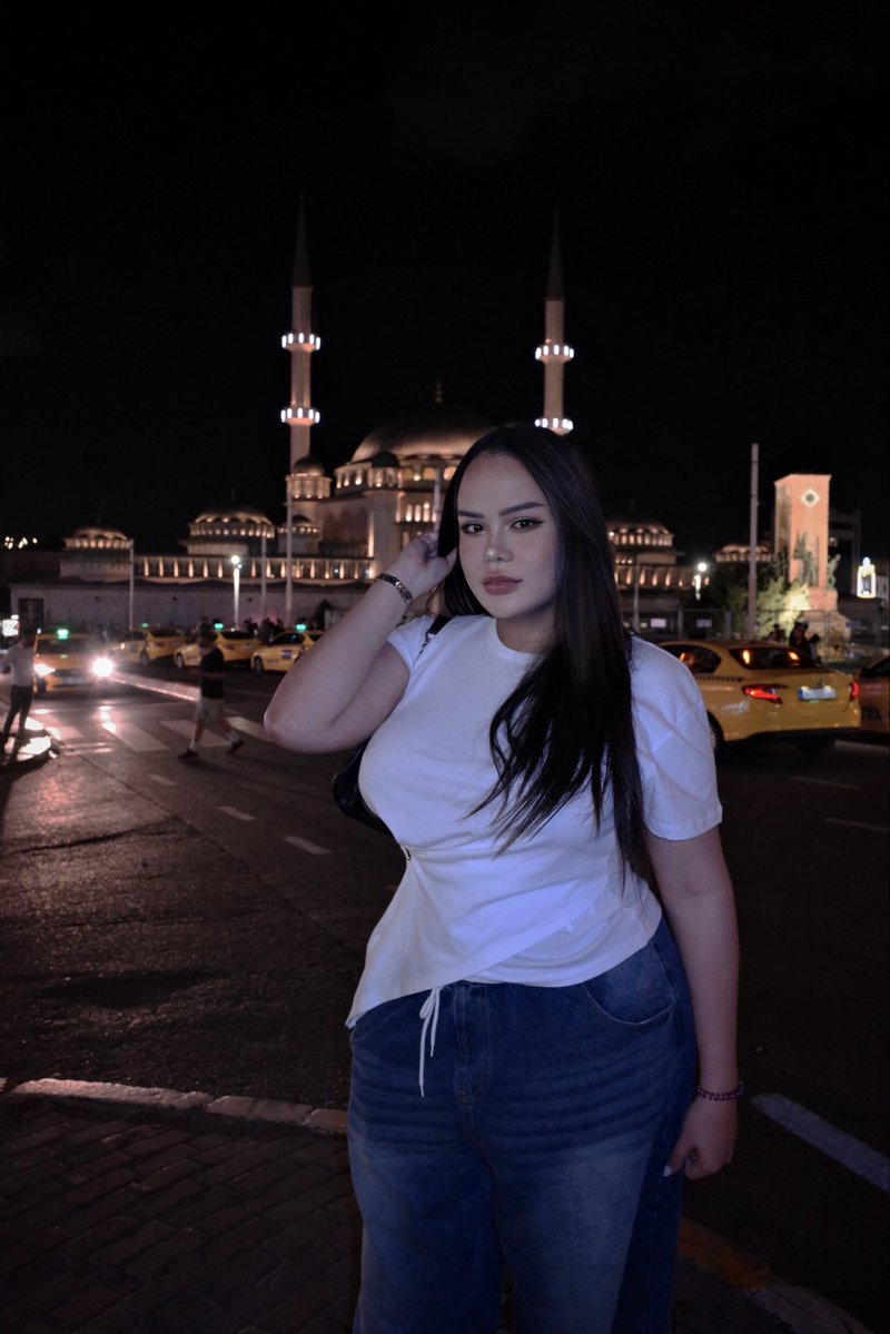 bzijoux's tweet photo. Enjoy weekend ✨ #ladyboy_dammam #ladyboy_khobar https://t.co/5NADMS6YOV
