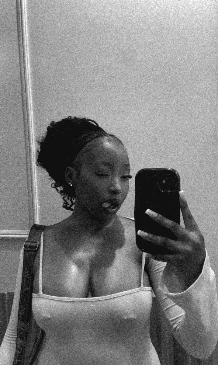 ntokozooom tweet picture