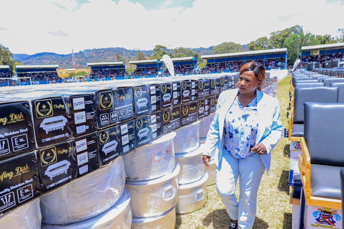 Wavinya_Ndeti's tweet photo. To enhance the Chakula Mezani, Pesa Mfukoni agenda, I have officially launched the empowerment equipment distribution exercise at Kenyatta Stadium, targeting 680 community groups across Machakos County, alongside small-scale traders, farmers, youth groups, persons with disabilities, and other beneficiaries.

We are distributing 26,100 plastic chairs and 156 event tents for community groups; 86 car wash machine sets with 1,000-litre water tanks for youth groups; 8 Makiga brick-making machines; and 620 catering sets comprising 500 dozen spoons, 300 serving spoons, 120 food warmers, sufurias, and plates for local church and women’s groups. Additionally, 80 blow dryers and 80 kinyozi shaving machines will empower 160 persons with disabilities to establish beauty salons and barbershops.