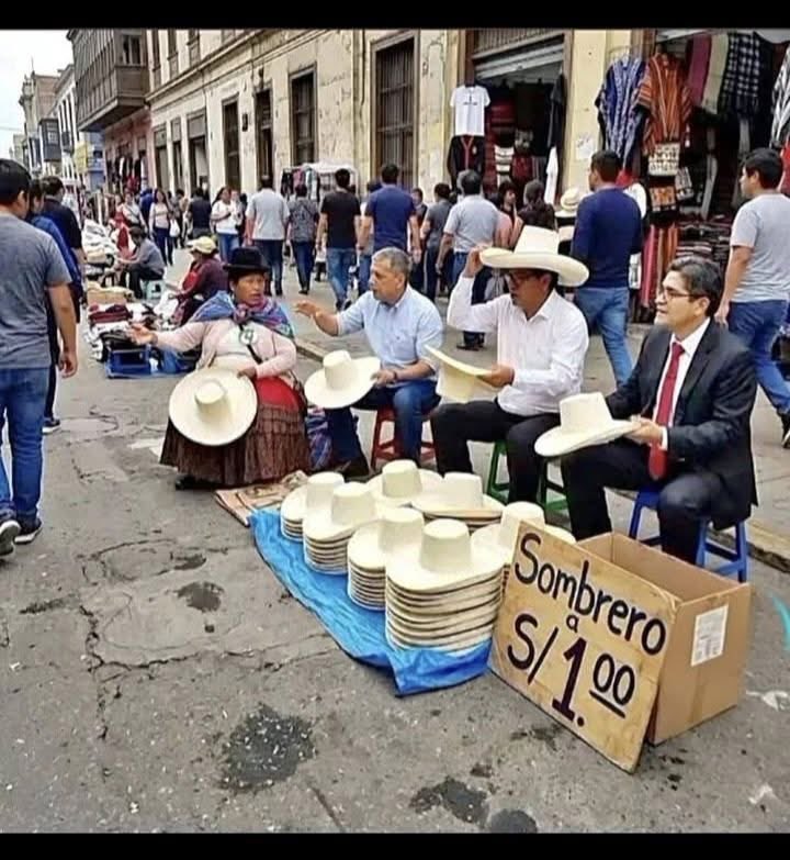 Charitocrema's tweet photo. @petrogustavo Jajajaja entre perdedores se tiran flores, que les queda! Que se dedique a vender sombreros. https://t.co/qGv4Rymvwk