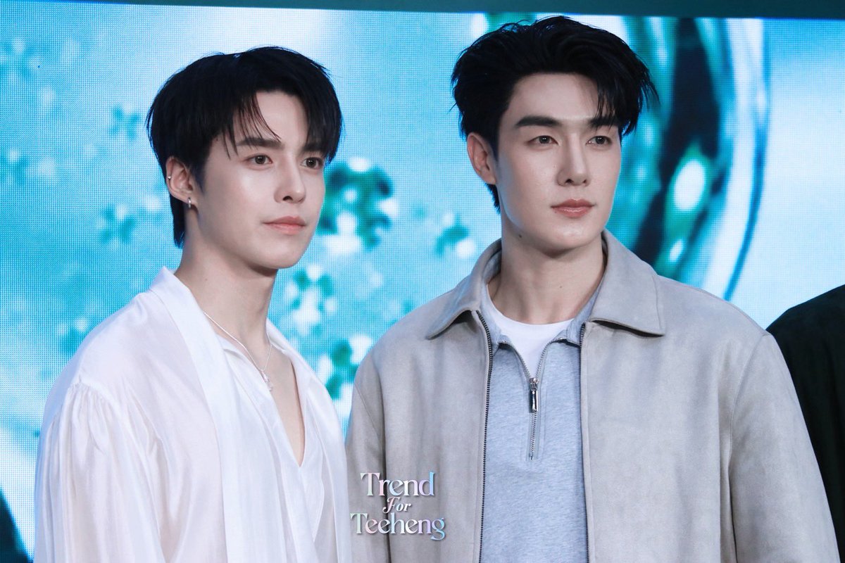 TRENDforTEEHENG's tweet photo. TRENDforTEEHENG ขอขอบคุณทางงาน VT GLOWMODE : SWITCH YOUR GLOW ON VT COSMETICS X EVEANDBOY  ที่เชิญ “ @Tee_wongsajaem @HengmarkII  ” มาเป็นส่วนหนึ่งของงาน ขอขอบคุณสำหรับการดูแลและต้อนรับอย่างอบอุ่นให้กับน้องๆ และแฟนคลับ ได้ร่วมสร้างความทรงจำและเล่นสนุกร่วมกันนะคะ หวังเป็นอย่างยิ่งว่าจะมีโอกาสได้ร่วมงานกับทาง @VT_Cosmetics_TH และ @EVEANDBOY อีกในอนาคต

และขอขอบคุณพี่ๆ แฟนคลับทั้งทีมหน้าจอและหน้างานมาร่วมส่งกำลังใจตี๋เฮงในวันนี้ด้วยนะคะ 💚🩷

VT COSMETICS X TEEHENG 

#eveandboyxvtcosmeticswithTeeHeng
#TeeHeng #TeeBoonyakait #Hengmarkii
