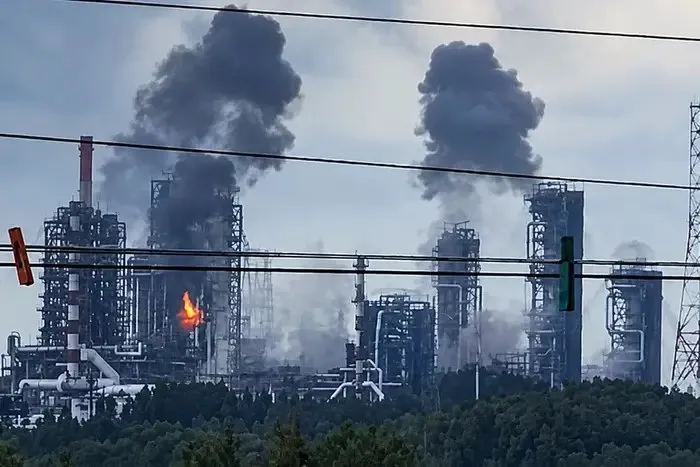 JPLindsley's tweet photo. Ukraine’s FP-1 Drones Reach Russia’s Largest Refinery Again—

Ukraine has struck Russia’s largest oil refinery in Omsk, returning to a major Siberian fuel producer more than 2,500 kilometers from its border. Ukraine’s General Staff confirmed the October 8 attack, while manufacturer Fire Point said upgraded FP-1 drones reached the facility and caused a fire. The Gazprom Neft refinery has an annual processing capacity of roughly 22 million metric tons and supplies fuel to Russia’s armed forces, according to Ukrainian military officials. This was the second Ukrainian attack on the complex since the full-scale invasion. 

The first, on July 6, hit its AVT-11 primary distillation unit, which alone can process 8.4 million tons annually. Omsk is also one of six refineries that together account for around half of Russian diesel production. Repeated Ukrainian strikes have already reduced Russian fuel output and contributed to Moscow’s restrictions on gasoline, diesel, and jet fuel exports.