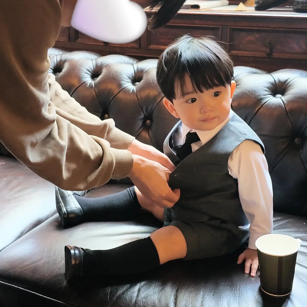 choiiyoojun's tweet photo. he looks so handsome in that suit 😍

#yoojun https://t.co/wkEDVxnXX3