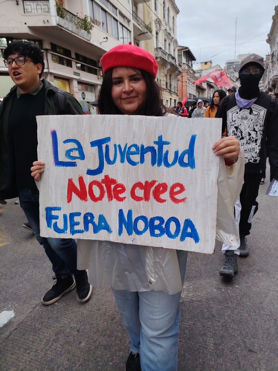 mriaboada's tweet photo. #Quito
Este #8Oct en movilización de diversas organizaciones sindicales y populares retumbo el grito: Noboa Incapaz, mentiroso, corrupto!
Exigimos se atienda salud, educación y se respete los derechos de lxs trabajadores. https://t.co/z17hgfvyvi