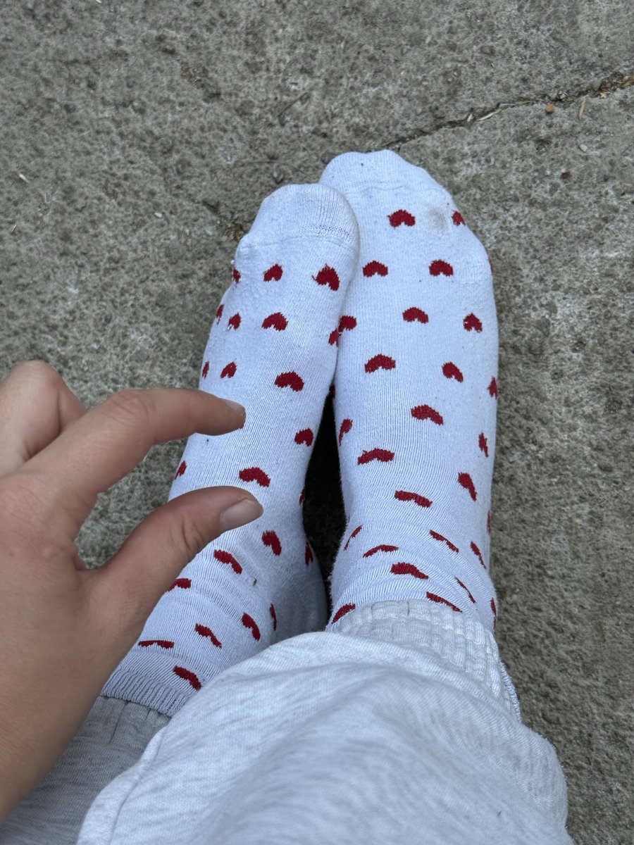 merlina_sophia's tweet photo. Deine größe!
#socken #dreck #findom #klein #loser https://t.co/Xkbl00rs49