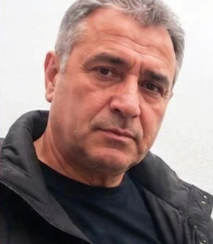 ToplumsalMht244's tweet photo. Kocaeli’nin İzmit ilçesinde 58 yaşındaki Füsan Yuluğkural, boşandığı Erdoğan Büyükkurt tarafından tabancayla vurularak katledildi. https://t.co/cBJGaEqBJs