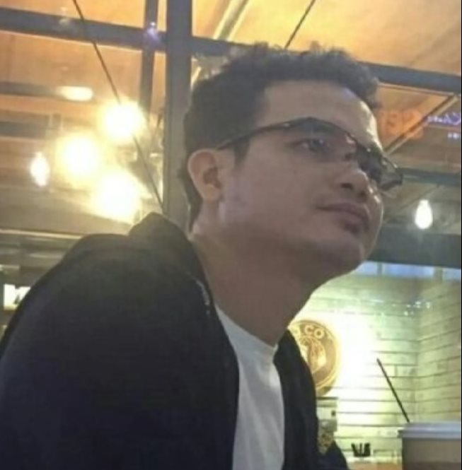temonk88's tweet photo. @DeHoutman_iQ
ini foto lo kan, mirip GA DA bedanye
PERSIS SM bentuk &amp; gayanye. sama" pk kacamata, doyannye maen bo'ol alias penganut kaum BOTIE
DARI SAMPING &amp; DEPAN ky apa https://t.co/sjmeys7xet