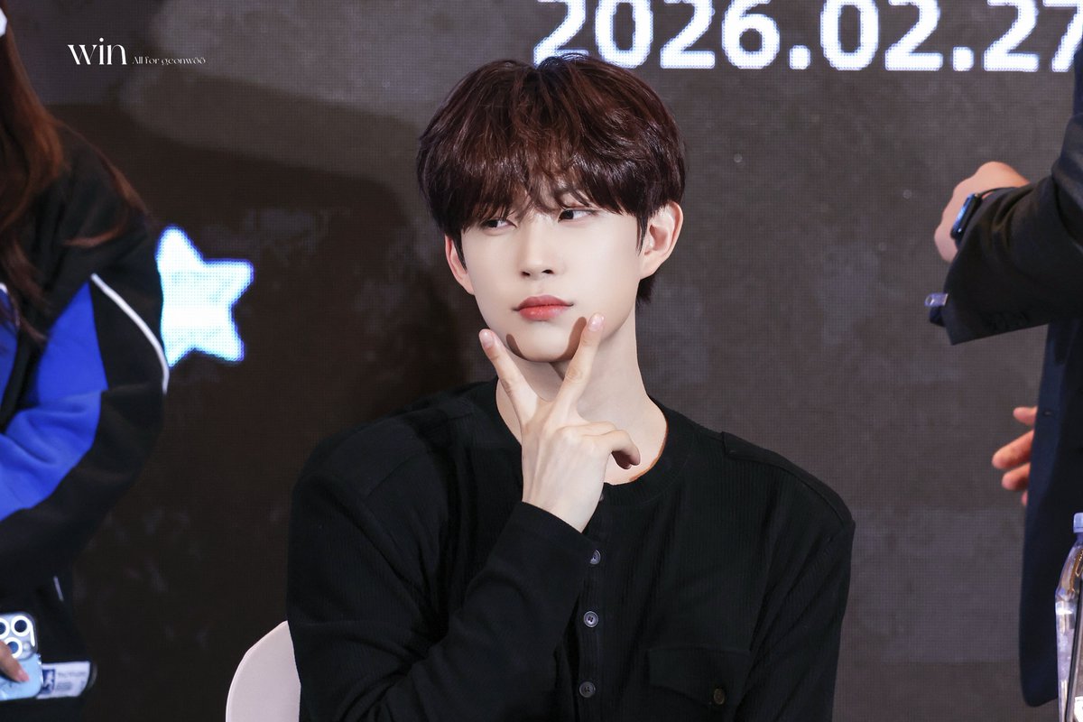 kimgeonbbang_'s tweet photo. 옆으로 넘겨보세요 . . .♡ https://t.co/NpNRO9oJBr