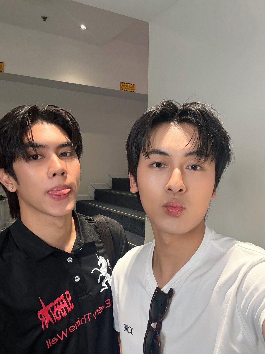PROXIE_Official's tweet photo. Today! Are you ready to meet Chokun & Gorn?
See you at LA NOCHE BABY. 💚🩷

‘𝑳𝑨 𝑵𝑶𝑪𝑯𝑬 𝑩𝑨𝑩𝒀’ HAUNTED POP-UP BAR EXPERIENCE ⏾⋆.˚

🕰️ 7 OCT - 7 NOV 2026
📍1 Floor, Groove at centralwOrld

#PROXIE_LaNocheBaby
#GrooveatCTW
#centralwOrld #PROXIEChokun #PROXIEGorn 
#PROXIEth #bROTHERSMUSIC
