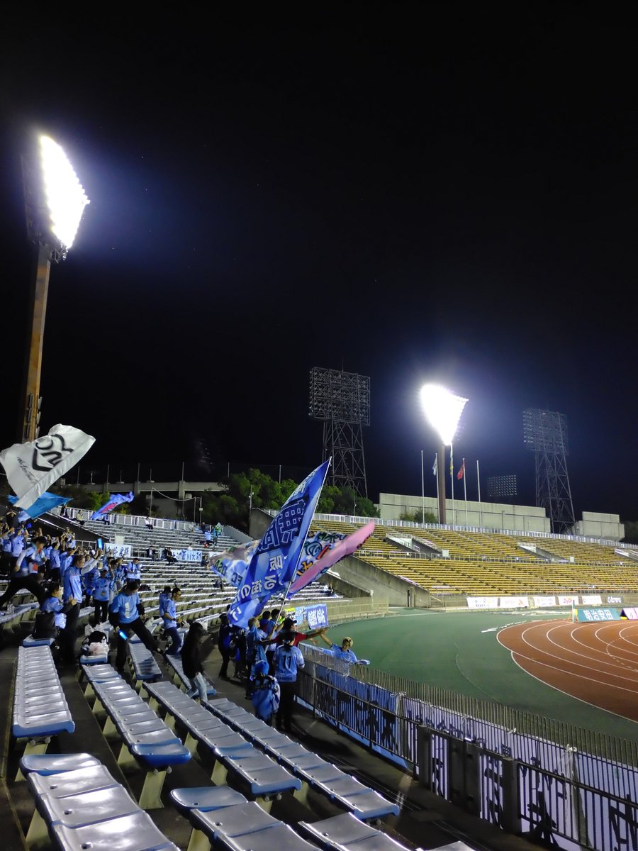 jin2_1110's tweet photo. ���事終わりに、FC大阪を見にたけびしに。今日は小さいカメラのみだったので集中しての試合観戦でした。後半残り数分で得点入れた時は勝てる！！って思いましたが、最後に失点で引分け。おしい。本当におしい試合でした。又行ける時はスタジアム行こう。
#fc大阪 
#たけびしスタジアム京都 
#x_half https://t.co/LOfKXgCqoz
