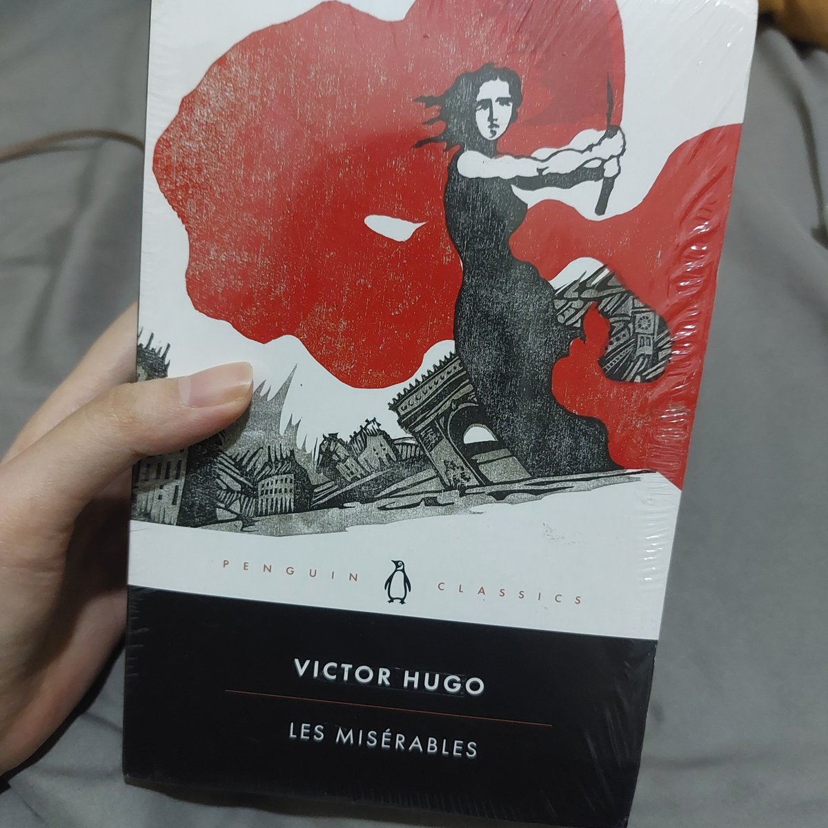 wrongnothere's tweet photo. Random aja dapet les miserables cuma 200k tulisannya sih po 60 hari tapi 10 hari udah nyampe lopyu periplus https://t.co/AFf8i65oHq
