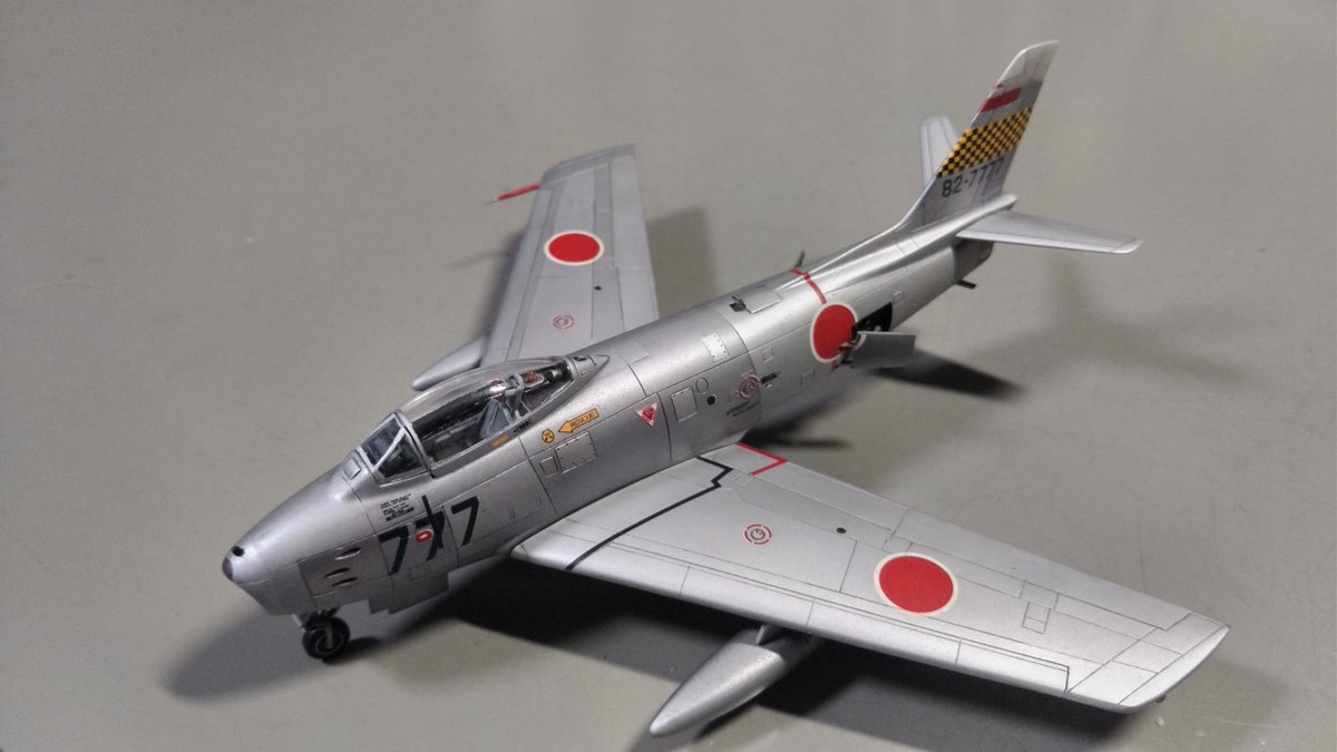 marcy5754's tweet photo. フジミ72 F-86F-40
第1航空団第1飛行隊#777

フジミの傑作ハチロク、今年は第1航空団70周年ということで製作しました。複数のシルバーを用いてフィクションで単調さを回避しました。
デカールの印ズレがアレだったので自��したりジャンクから拾ってきたりして補いました。 https://t.co/mpwKRkC4P0