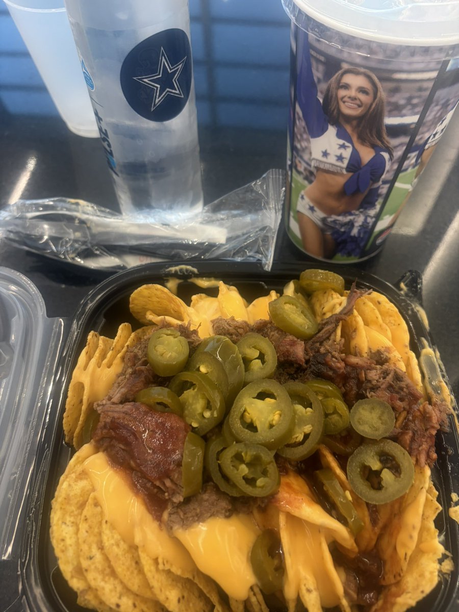 whitey500's tweet photo. Hey @UK_CowboysFans a terrible result/performance but still a great trip. I’d recommend Silver Club level at @ATTStadium https://t.co/x5TcYM3ZzU