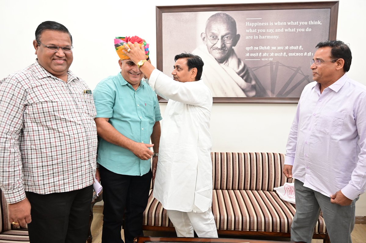 AnkurChoudharyG's tweet photo. हार्दिक आभार @GovindDotasra
@INCRajasthan
@INCIndia
@zeerajasthan_
जय कांग्रेस, विजय कांग्रेस!
#RajasthanCongress #PCCRajasthan #GovindSinghDotasra #Pokaran #Jaisalmer #PanchayatiRajElections #CongressFamily #AnkurChoudhary
#Congress #Jaisalmer #GovindSinghDotasra #TeamCongress https://t.co/7X6pw8AWe1