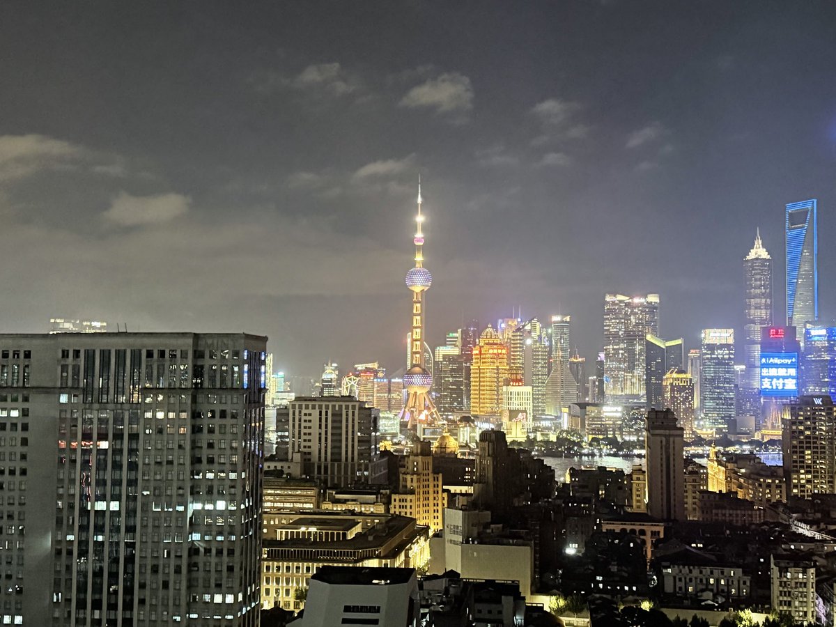 Quania3k's tweet photo. 一张夜景，下班下班！ https://t.co/UrU2H3t1wR
