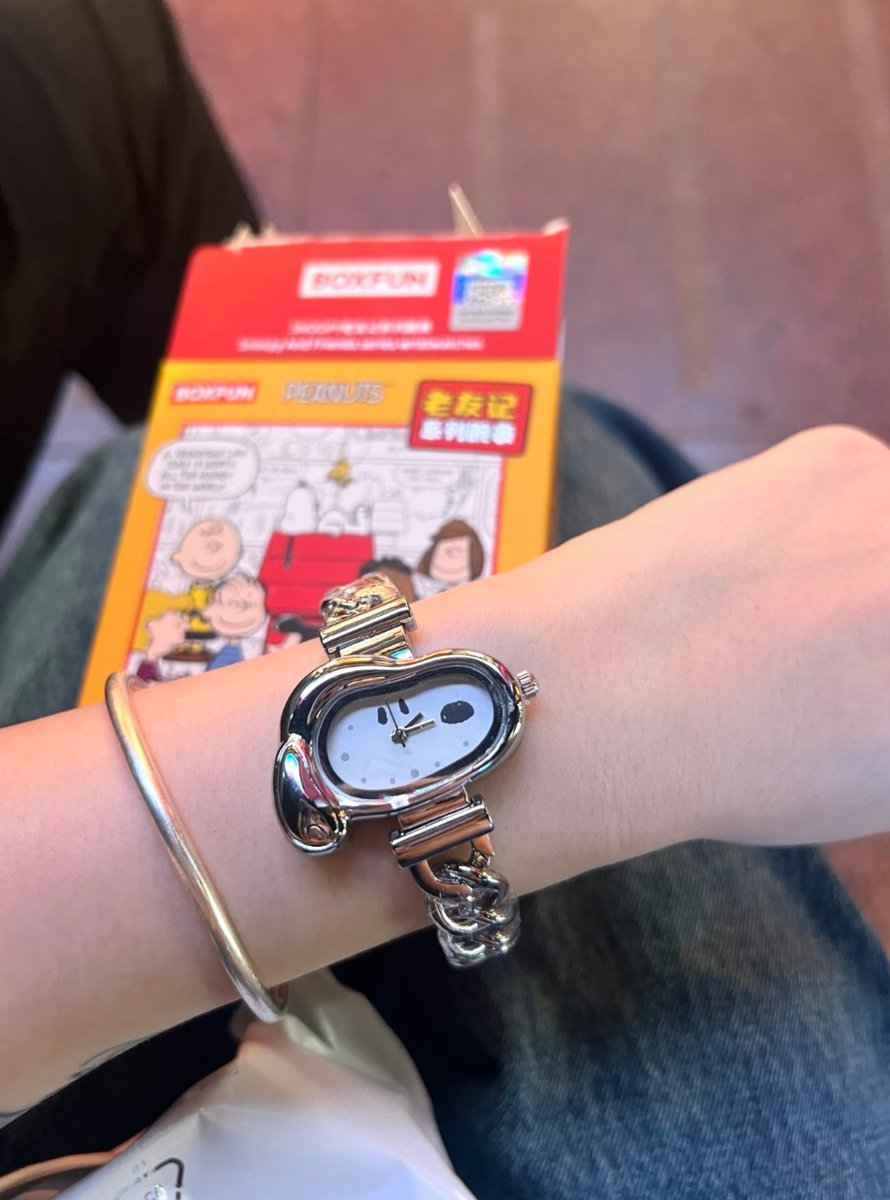 findsbyayylee's tweet photo. KOK BISA SEIMUT INI SIII 😭 boxfun jam tangan Snoopy ini beneran bikin pengen koleksi semuanya, bukan cuma buat dipake doang 😫 https://t.co/BWWv98u4oZ