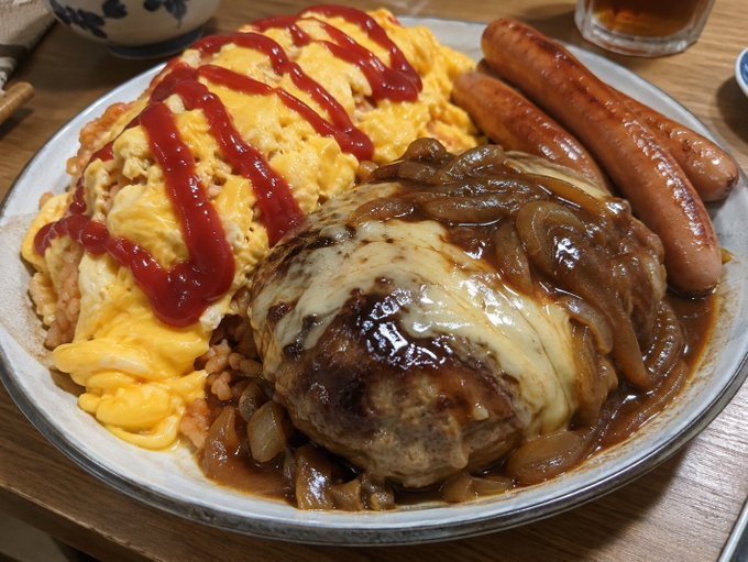 NBenmaran85901's tweet photo. もし作ってあげるって言ったらどっち食べたい？

←やけくそステーキ

→やけくそハンバーグオムライス https://t.co/8xBerKAvWv