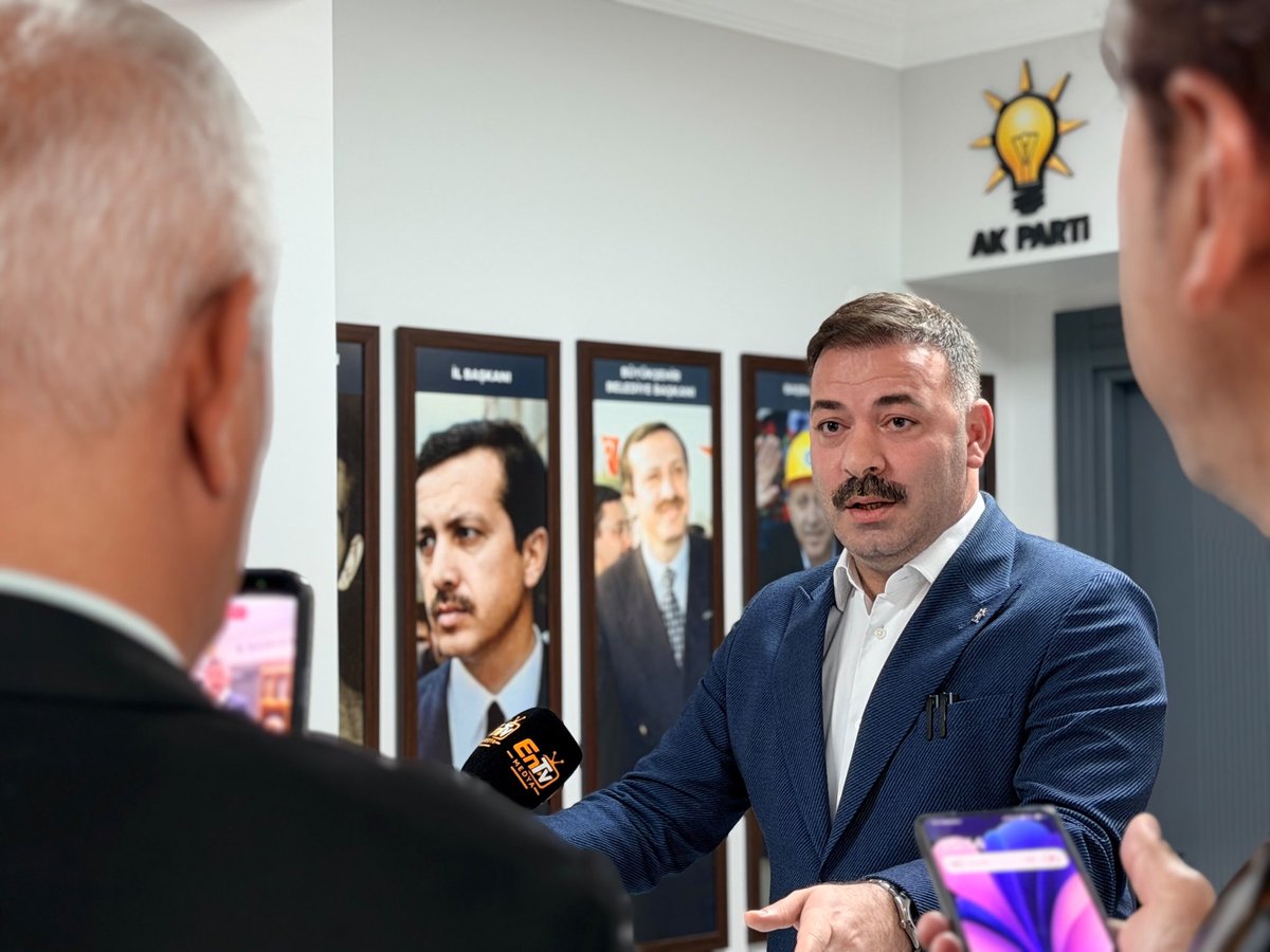 mcaglayan9's tweet photo. İl Başkanlığımızda kıymetli basın mensuplarımızla bir araya gelerek Zonguldak’ımızın gündemine ve teşkilat çalışmalarımıza dair açıklamalarda bulunduk.

Katılımları ve ilgileri için tüm basın mensuplarımıza teşekkür ediyor, çalışmalarında başarı ve kolaylıklar diliyorum.

@RTErdogan 
@Akparti 
@abuyukgumus 
@mchtylmz 
@selmanaltasordu