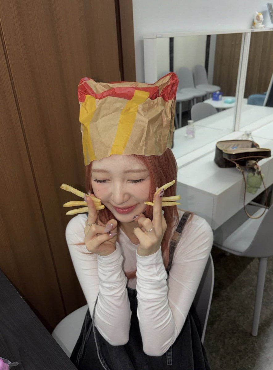 deerlingvivi's tweet photo. https://t.co/E8QrgdPyev