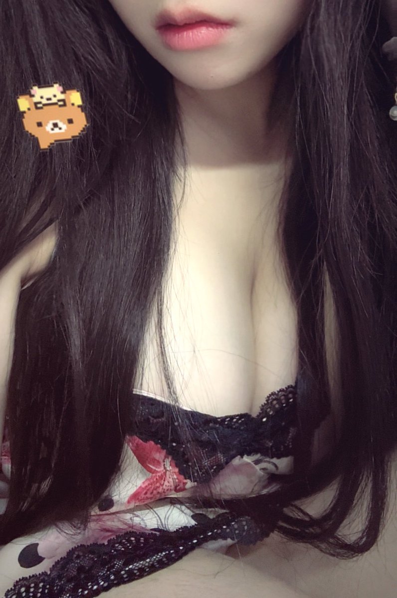 DebraTaylo4edw's tweet photo. 好想半夜偷偷溜出去
跑到你家
爬上你的床
偷偷從背後環抱著你睡覺
❤️ https://t.co/1HfmmFiNot