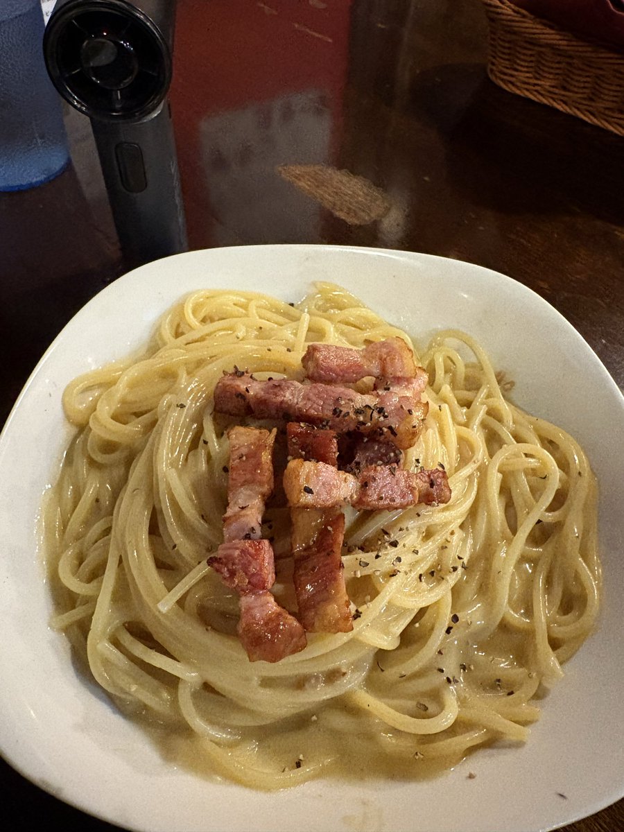 kouchara_'s tweet photo. そもそも体調不良でday1は、舐めすぎてた。。。
終電も無くなってた。
焼けたから、爆食いして、寝て朝帰ろかな☀️
ハンバーグますお行きました‼️
美味かったです✌️
@yyua1993 https://t.co/RaUCRH11b8