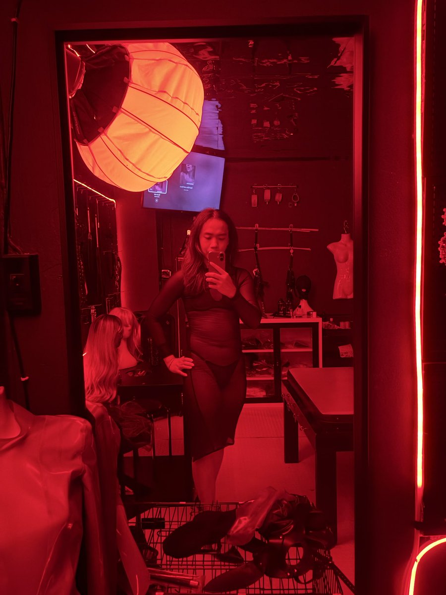 mudnongtid's tweet photo. มาเป็นนายหญิง 1 วัน 🤭
 @BunnyStudioroom https://t.co/BfWdyKH5X6
