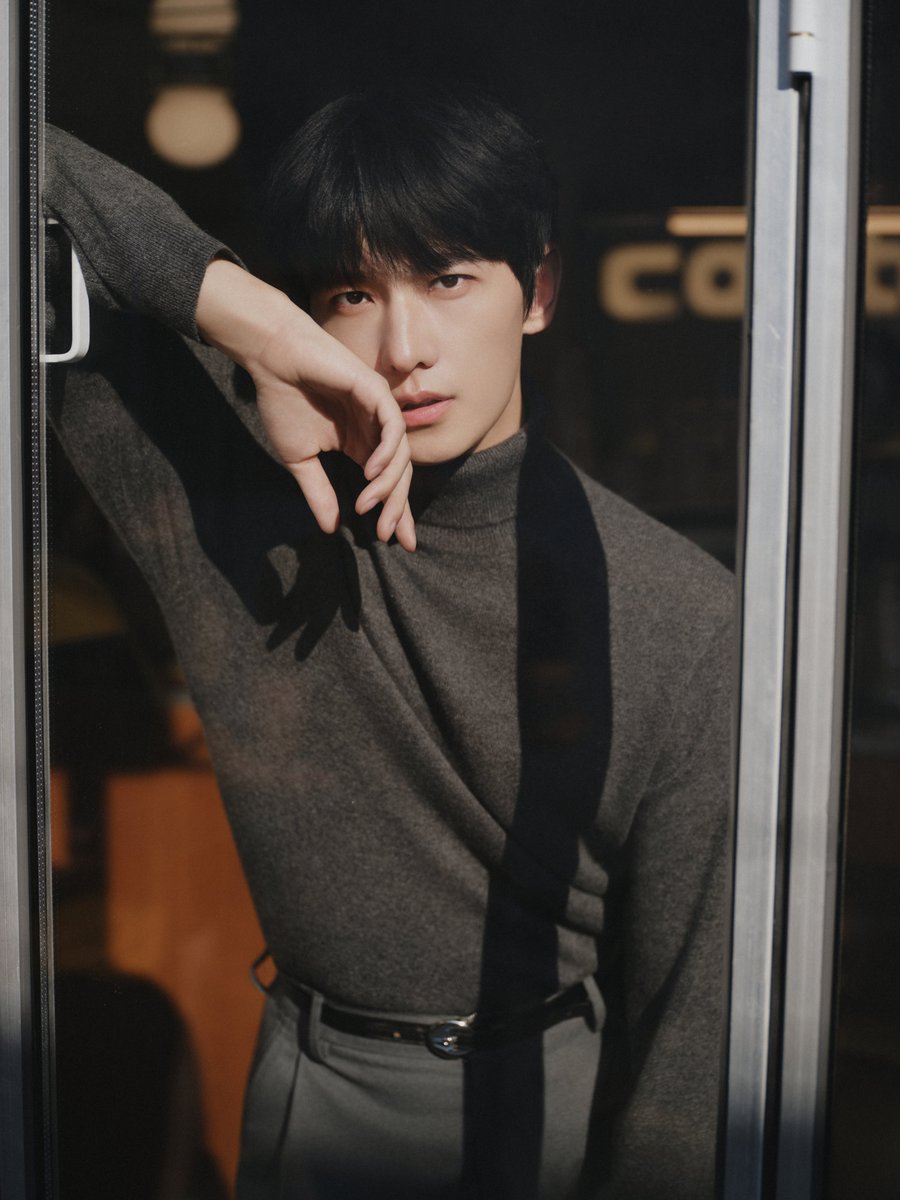 yangyang_tweets's tweet photo. #YangYang’s team weibo update for 9th of the month with new snaps 🎞️ 

#YangYang杨洋 #杨洋 https://t.co/hkTuP9I1j8