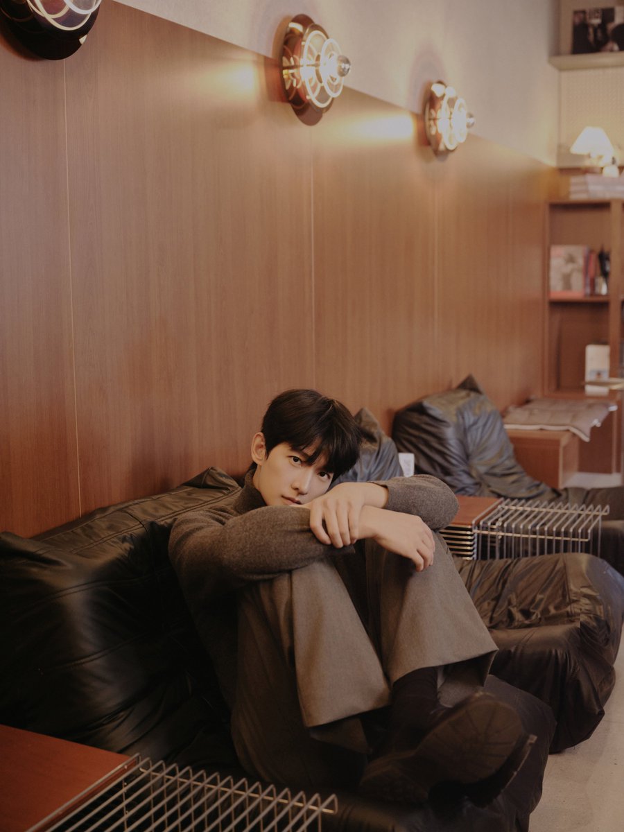yangyang_tweets's tweet photo. #YangYang’s team weibo update for 9th of the month with new snaps 🎞️ 

#YangYang杨洋 #杨洋 https://t.co/hkTuP9I1j8