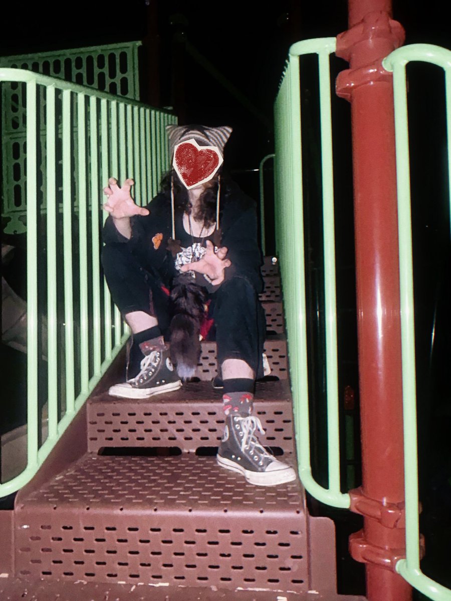 nyctobeetle's tweet photo. park pics! #alt #ftm #queer https://t.co/WlDiYkZ3MZ