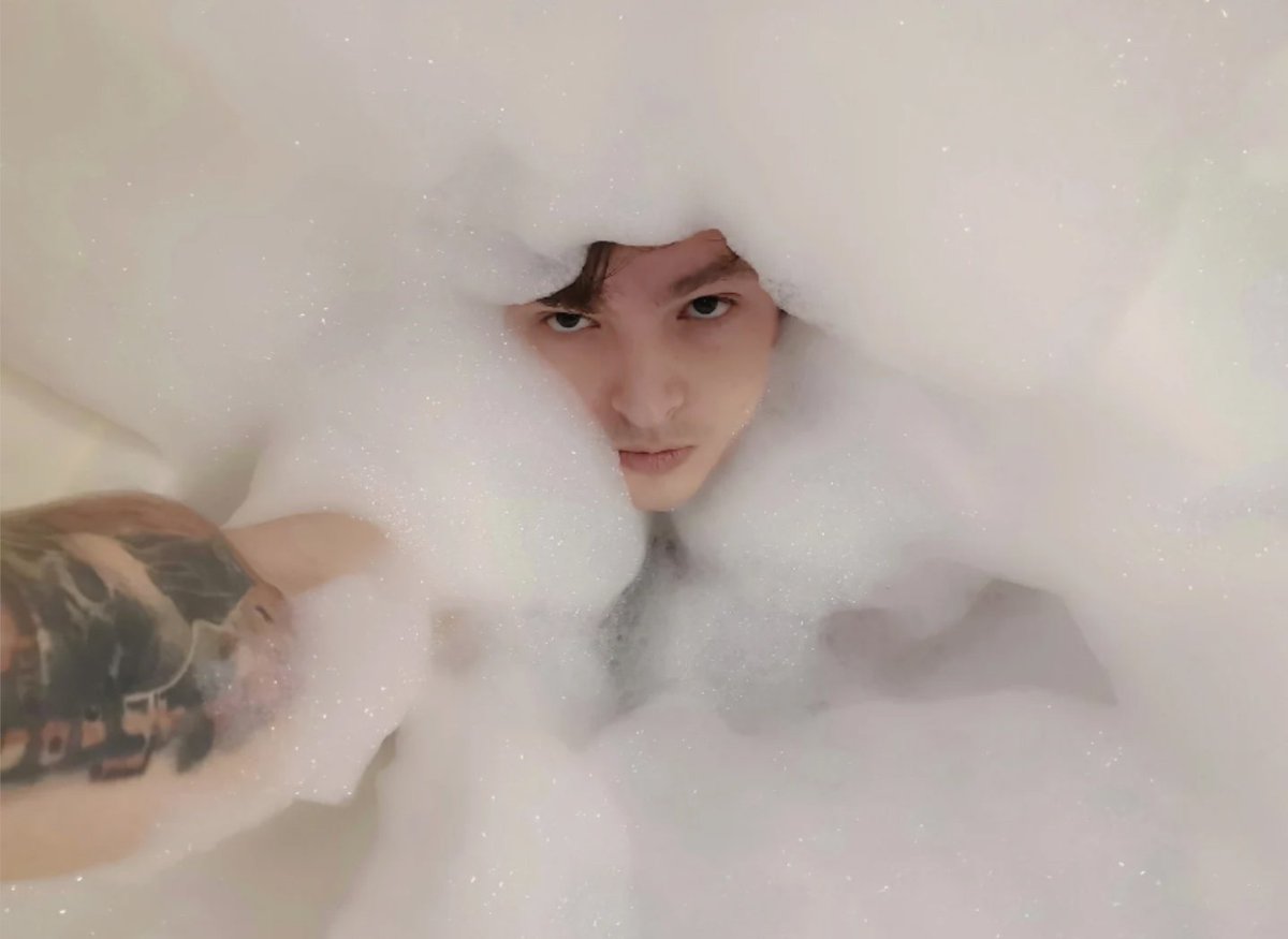 _DerKater_'s tweet photo. #foam #bath #lather #soapy #washing #shampoo https://t.co/K7FuvIeqOg