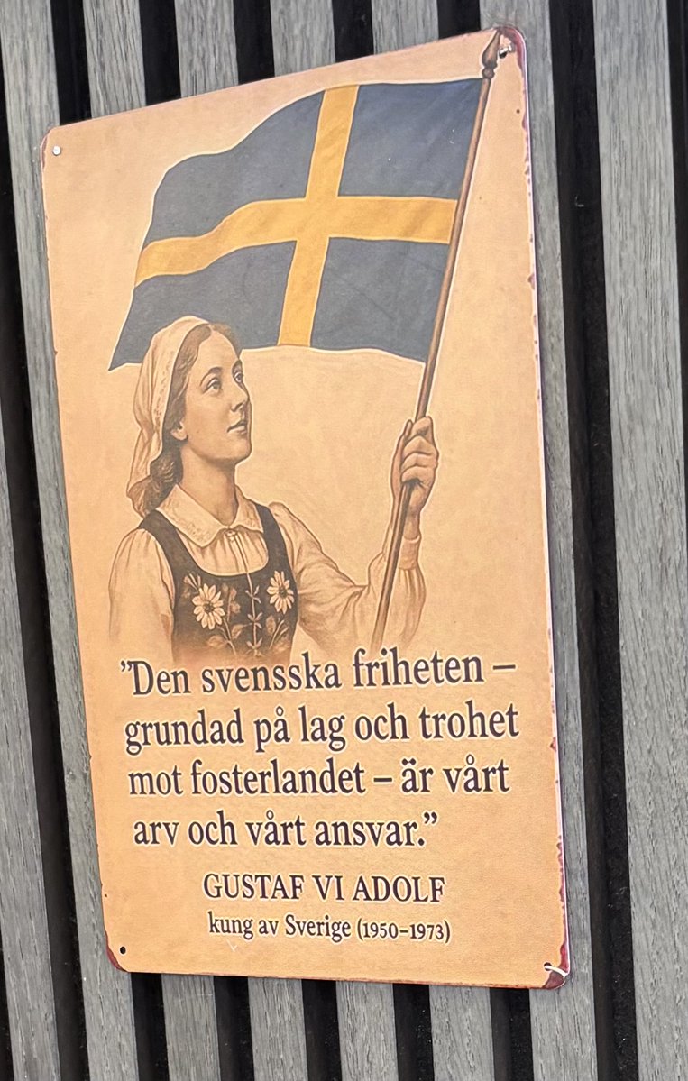 LFrazze's tweet photo. @UlphWahlbom Det var en gång ett land med en kung…… https://t.co/NRRsAPxDgg