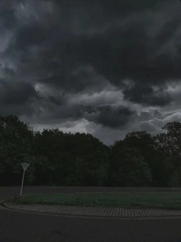 natureaest's tweet photo. Dear algorithm, find my people the ones who love dark weather 🖤 https://t.co/9bjjBkRtnZ