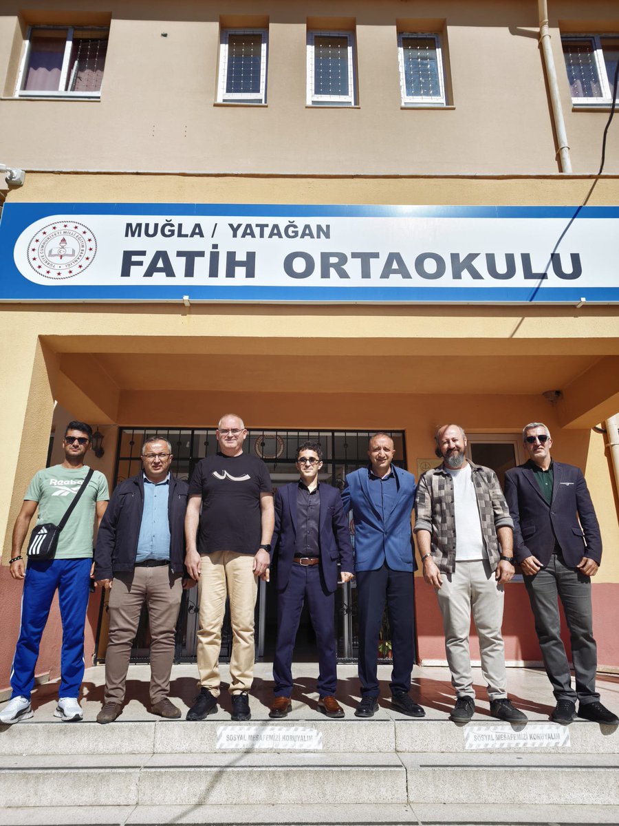 EbsYatagan's tweet photo. Yatağan Eğitim-Bir-Sen İlçe Başkanımız Süleyman Aydın başkanlığında yönetim olarak yeni kurumunda göreve başlayan Fatih Ortaokulu Müdürü Yavuz Tursun'u ziyaret ettik. Yavuz müdürümüze yeni okulunun hayırlı olmasını temenni eder, başarılar dileriz. https://t.co/aVa9JDeBSw