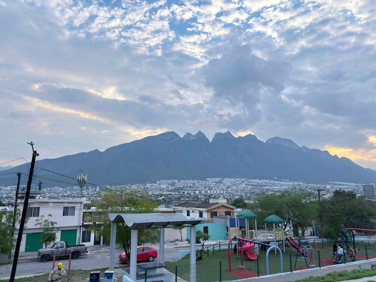 AlmaSaucedo18's tweet photo. #BendecidoViernes desde Monterrey 
🌥️ 

 "16. Seis cosas detesta Dios,
. La mirada despreciativa.
. Las mentiras,
. Que derramen sangre inocente, 
. El corazón con intenciones culpables, 
.Los pies que corren impacientes a hacer el mal
19. El testigo falso"

Proverbios 6🙏🏻 https://t.co/ACqZbwUDEM