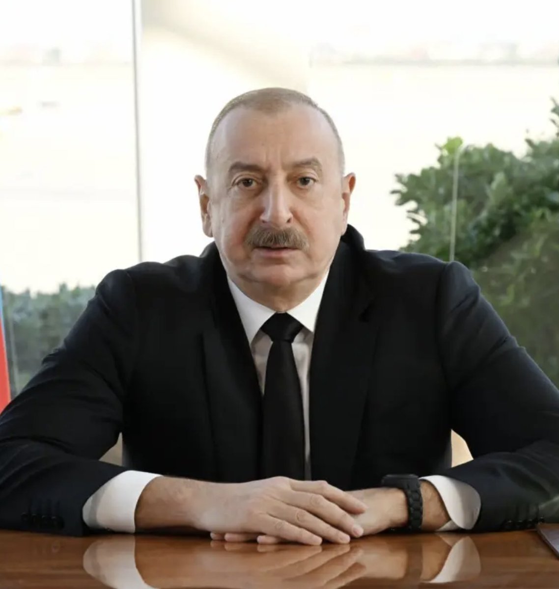 dailyislamist's tweet photo. 🗣️ Ebubekir Sifil:

Azerbaycan’da başörtüsü yasağı öğretmenleri de içine alacak şekilde genişletildi.

Gerçekten merak ettiğim için soruyorum:

Farziyet açısından namaz, oruç, hacc… ile başörtüsü arasında fark olmadığı halde onlara dokunmayıp başörtüsünü yasaklamanın nasıl bir mantığı olabilir?

Yoksa ilerleyen zamanlarda Azerbaycan’da namaz vb. hakkında da benzer bir yasak bekleyelim mi?