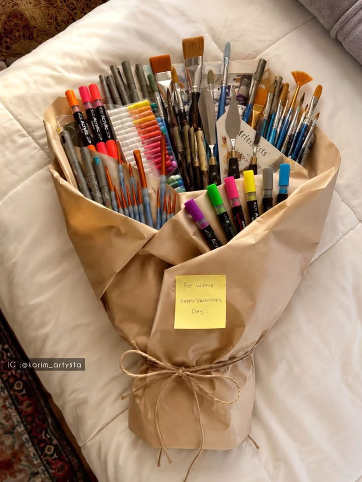 Aurielle007s's tweet photo. Art bouquet 🤍 https://t.co/rktffy37ka