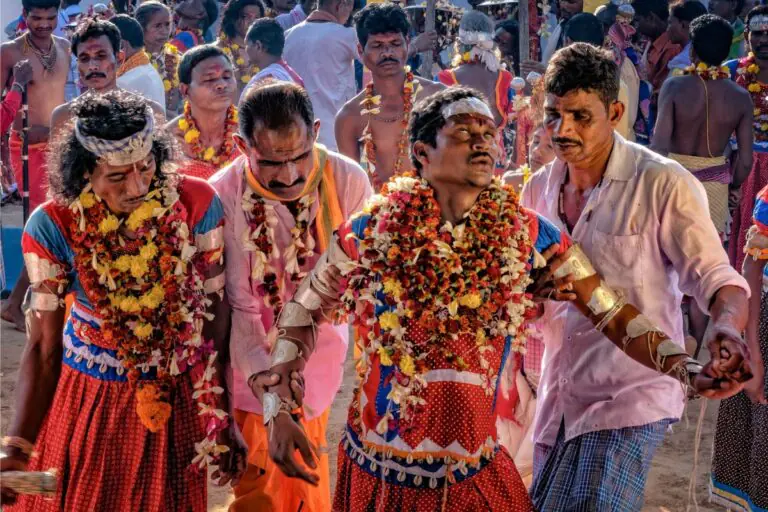 Dnn24Network's tweet photo. In Chhattisgarh’s Bastar region, Madai brings tribal communities together through sacred processions, folk music and age-old traditions. 

https://t.co/kd058zgyIr 

#MadaiFestival #Bastar #Chhattisgarh #DNN24 https://t.co/TSsFeILN42