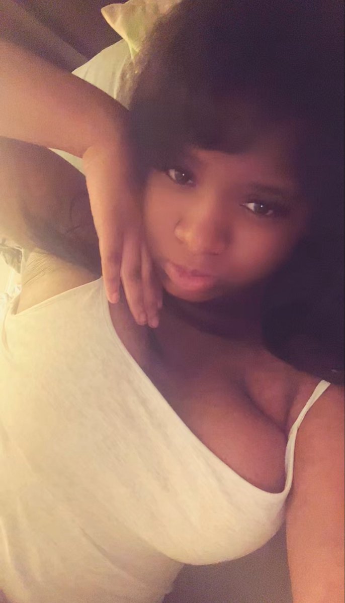 bunnyn1yah's tweet photo. I cut bangs so I genuinely can be a bimbo doll https://t.co/4NFkaJxVFV
