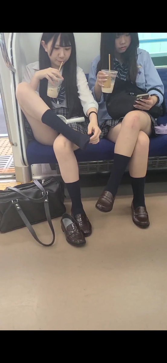 vyiyak's tweet photo. 500payで配布
#靴脱ぎ https://t.co/B7VrK4S2bm