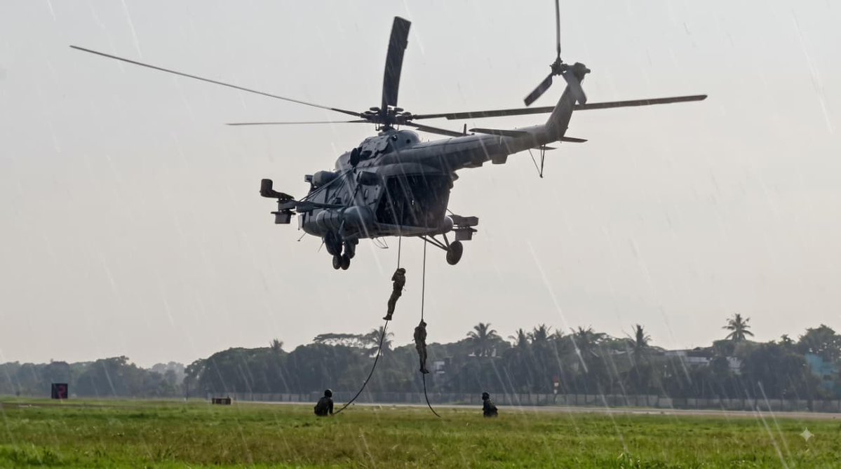 easterncomd's tweet photo. Under the aegis of #EasternCommand, #BrahmastraCorps and #IAF conducted training with precision, agility and seamless coordination, strengthening jointness for a future-ready force.
#पूर्वी_कमान के तत्वावधान में #ब्रह्मास्त्र_कोर और #भारतीय_वायु_सेना ने सटीकता, तेजी और बेहतर तालमेल के साथ प्रशिक्षण किया। इस प्रशिक्षण से आपसी समन्वय मजबूत हुआ और भविष्य की चुनौतियों के लिए सेना की तैयारी को और बेहतर बनाया गया।
#भारतीय_सेना
#पूर्वी_कमान
#IndianArmy
#EasternCommand
#VijayDurg
#CapabilityDevelopment
#BrahmastraCorps
#Jointness
@adgpi
@SpokespersonMoD
@HQ_IDS_India
@IAF_MCC
@Indiannavy
@IndiaCoastGuard
@official_dgar
@ProDefKolkata
@HQ_DG_NCC
@lokbhavan_wb
Facebook - https://t.co/QxKbPhbzuI
Instagram - https://t.co/sIZp3j6k5U
