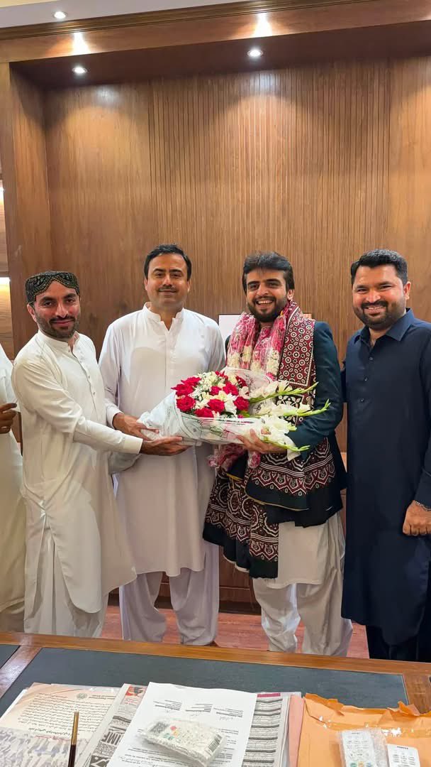 JavedNLaghari's tweet photo. Congratulated newly appointed President PYO Sindh Mansoor Shahani , Lot of prayers for his future role in organisation and best wishes. 

#YouthPower #SuperPower https://t.co/9q0bgGjrxl