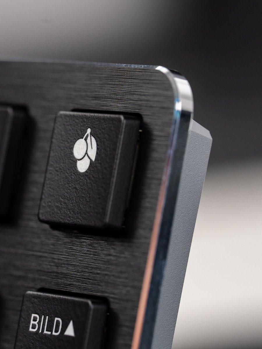 org_cherry's tweet photo. Mechanical precision in an ultra-slim format.

KW X ULP 2.0 MINI combines tactile mechanical feel with a clean, minimalist design made for modern workspaces.

Read more: https://t.co/V7D7mqZgZX https://t.co/5TUbSIh7EG