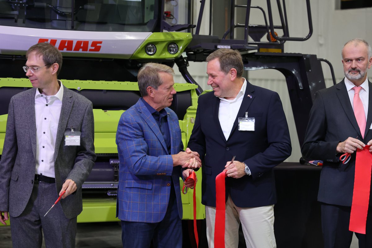 DevelopNebraska's tweet photo. Congratulations to CLAAS on the ribbon-cutting of its new R&amp;D facility in Sarpy County!

The $10 million building will bring together the company’s engineering, testing, logistics, and validation under one roof.

Thank you to CLAAS for choosing to grow in the Good Life! https://t.co/JJ5u7kmbi1
