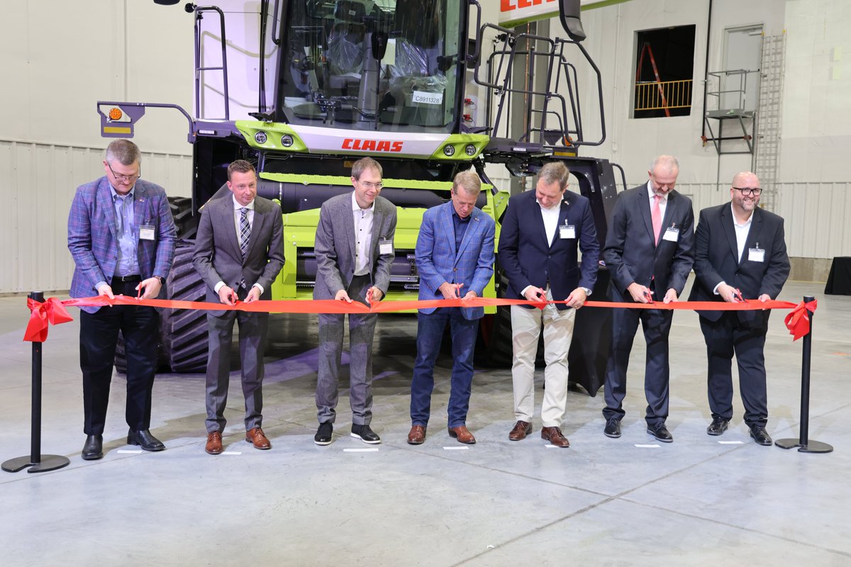 DevelopNebraska's tweet photo. Congratulations to CLAAS on the ribbon-cutting of its new R&amp;D facility in Sarpy County!

The $10 million building will bring together the company’s engineering, testing, logistics, and validation under one roof.

Thank you to CLAAS for choosing to grow in the Good Life! https://t.co/JJ5u7kmbi1