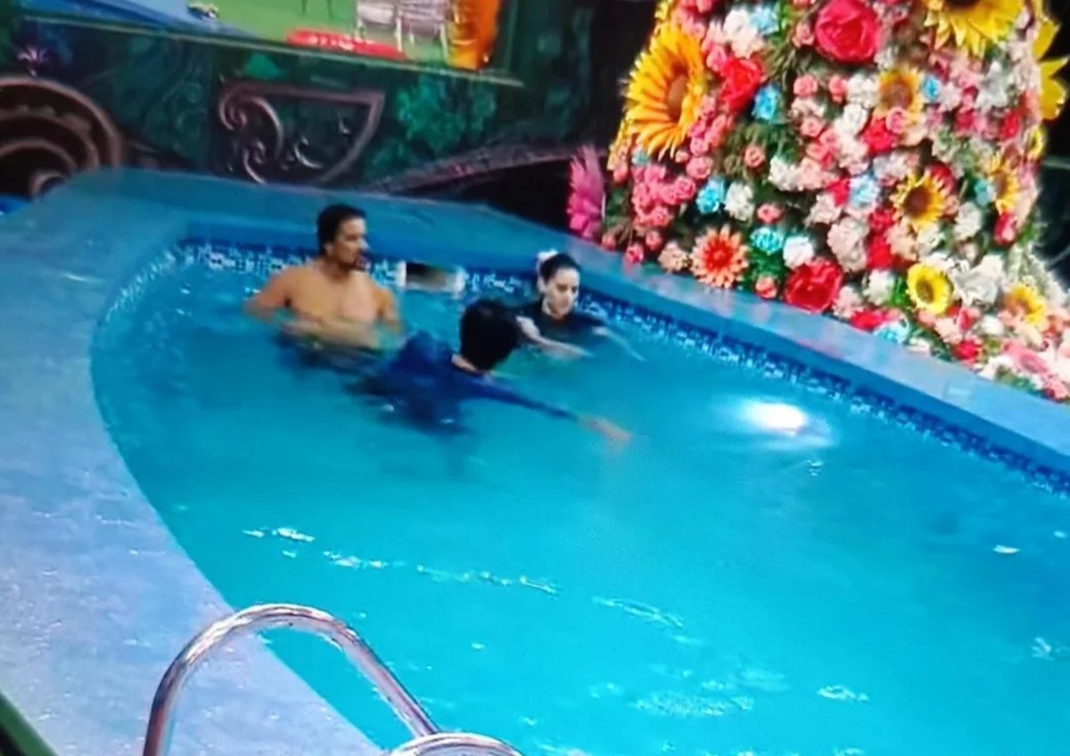 Nahyan_here's tweet photo. Uditi was not going inside the pool few week ago because she clearly said that Asif is inside the pool and so I won't go inside and now ? 😭

None of her statements aged well 🤡 !!

#Biggboss20 https://t.co/Ijw38oZHCM